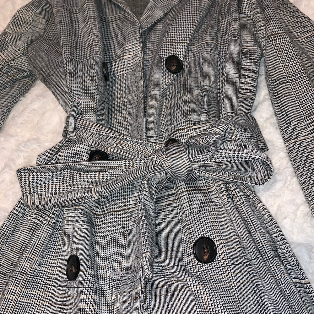 The perfect coat - Picture 3 of 3